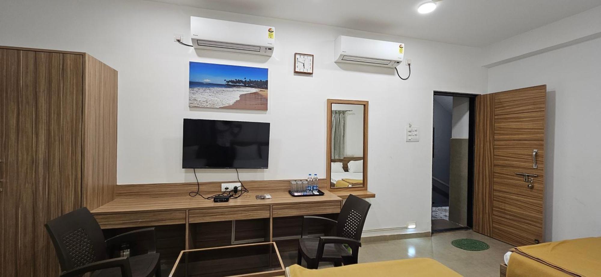 Homestay Hotel Suryaprabha- Near Diveagar Beach *